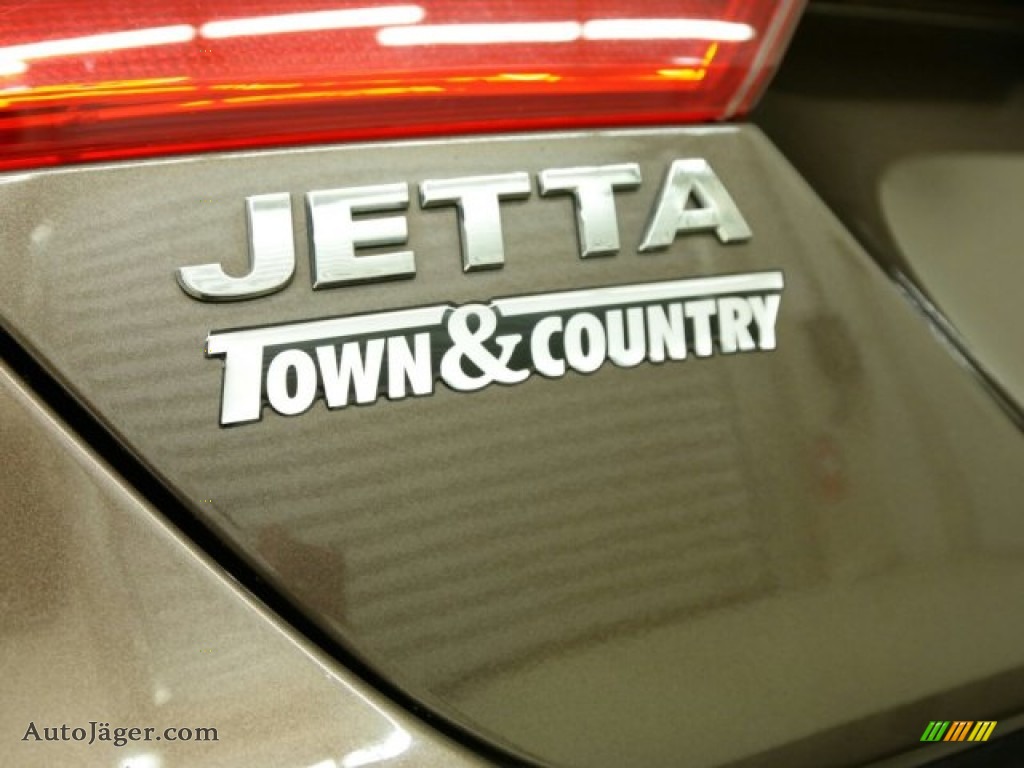 2011 Jetta TDI Sedan - Toffee Brown Metallic / Cornsilk Beige photo #18