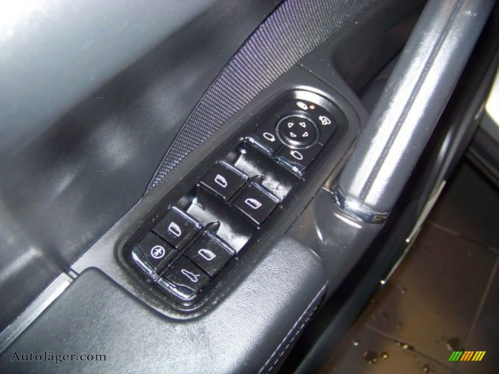 2011 Cayenne Turbo - Classic Silver Metallic / Black photo #16
