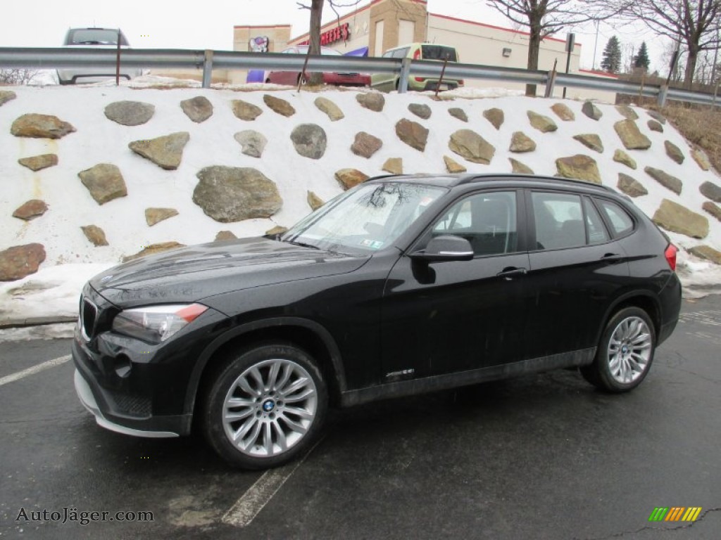 2015 BMW X1 xDrive28i in Jet Black photo 2 Y31624 Auto Jäger