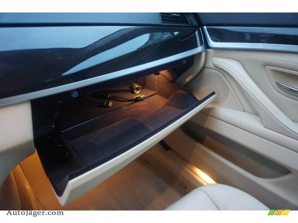 2012 5 Series 528i xDrive Sedan - Carbon Black Metallic / Venetian Beige photo #31
