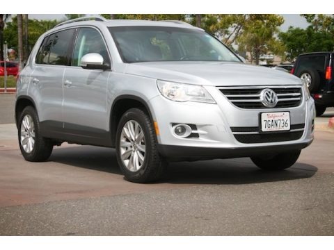 Reflex Silver Metallic 2009 Volkswagen Tiguan SE 4Motion