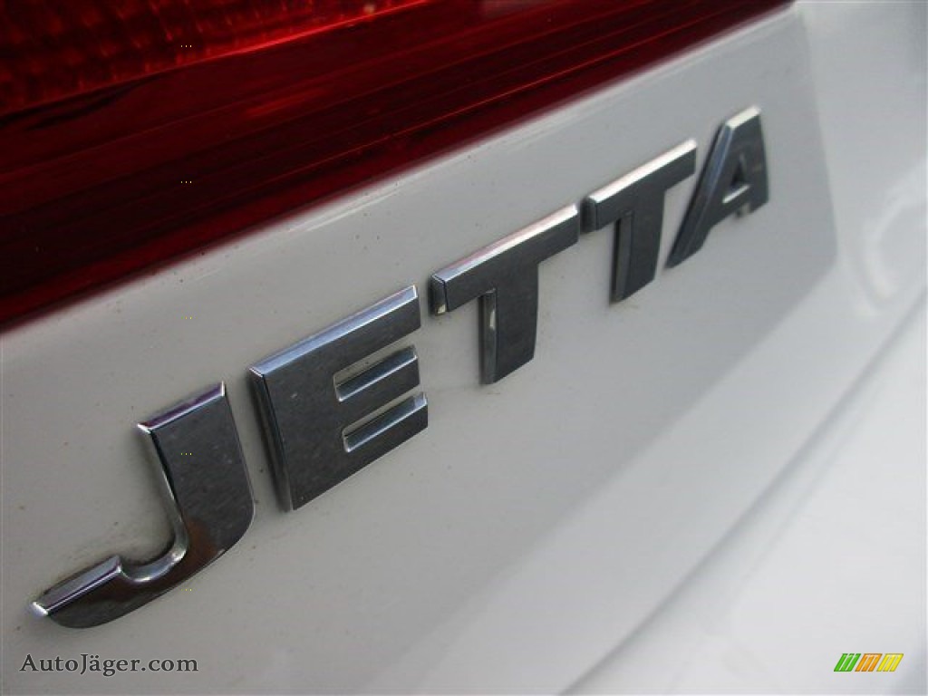 2014 Jetta SE Sedan - Pure White / Titan Black photo #6