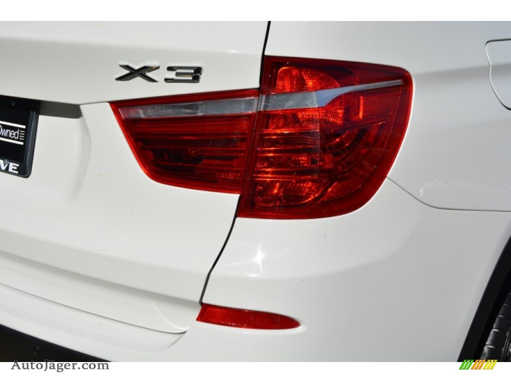 2013 X3 xDrive 28i - Alpine White / Sand Beige photo #23