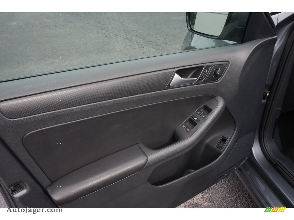 2014 Jetta SE Sedan - Platinum Gray Metallic / Titan Black photo #12