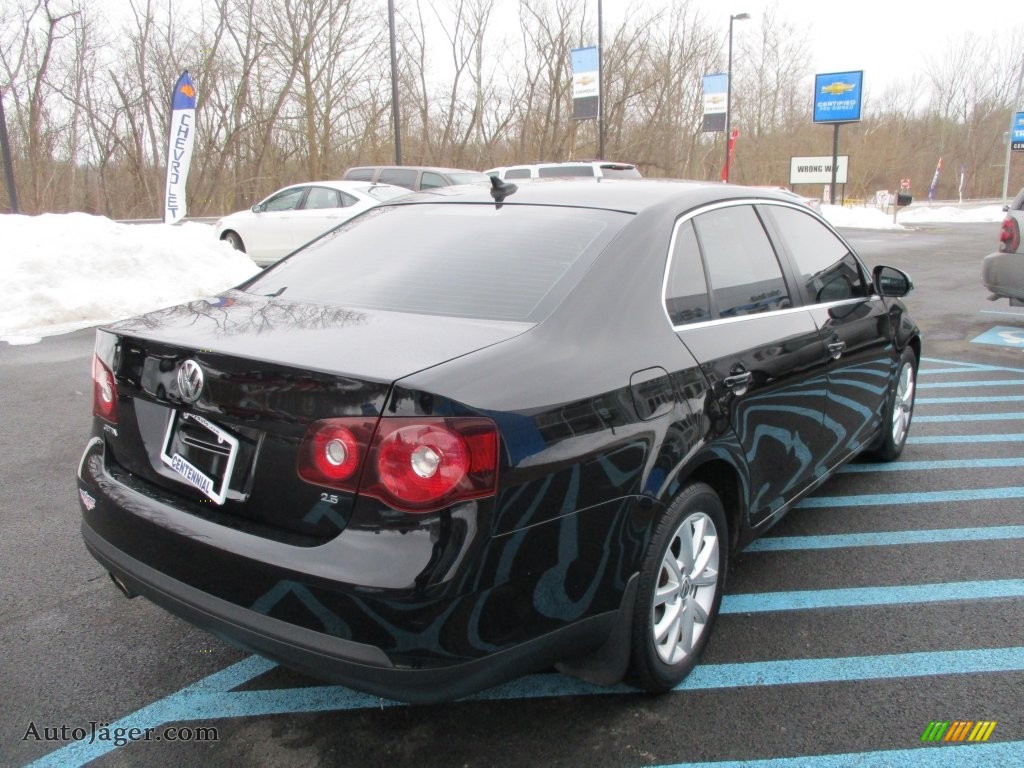 2010 Jetta SE Sedan - Black / Titan Black photo #8