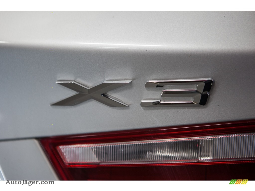 2013 X3 xDrive 28i - Titanium Silver Metallic / Black photo #7