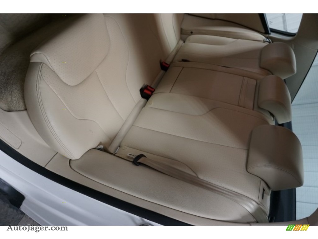2010 Passat Komfort Sedan - Candy White / Cornsilk Beige photo #22