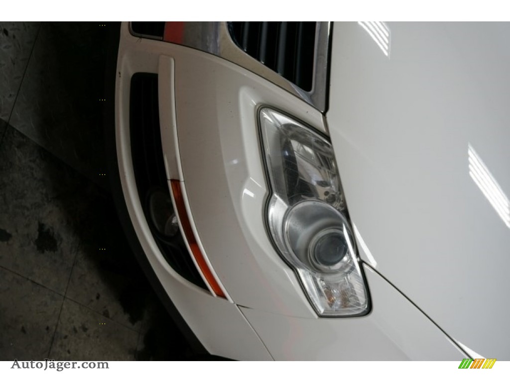2010 Passat Komfort Sedan - Candy White / Cornsilk Beige photo #52