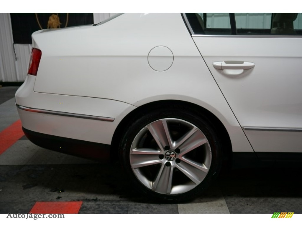 2010 Passat Komfort Sedan - Candy White / Cornsilk Beige photo #63