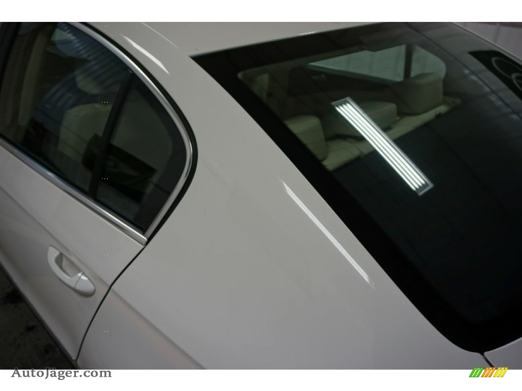 2010 Passat Komfort Sedan - Candy White / Cornsilk Beige photo #85