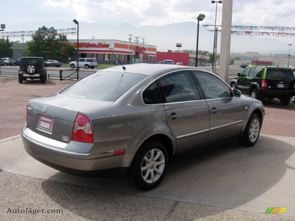 2004 Passat GLS Sedan - Reflex Silver Metallic / Grey photo #5