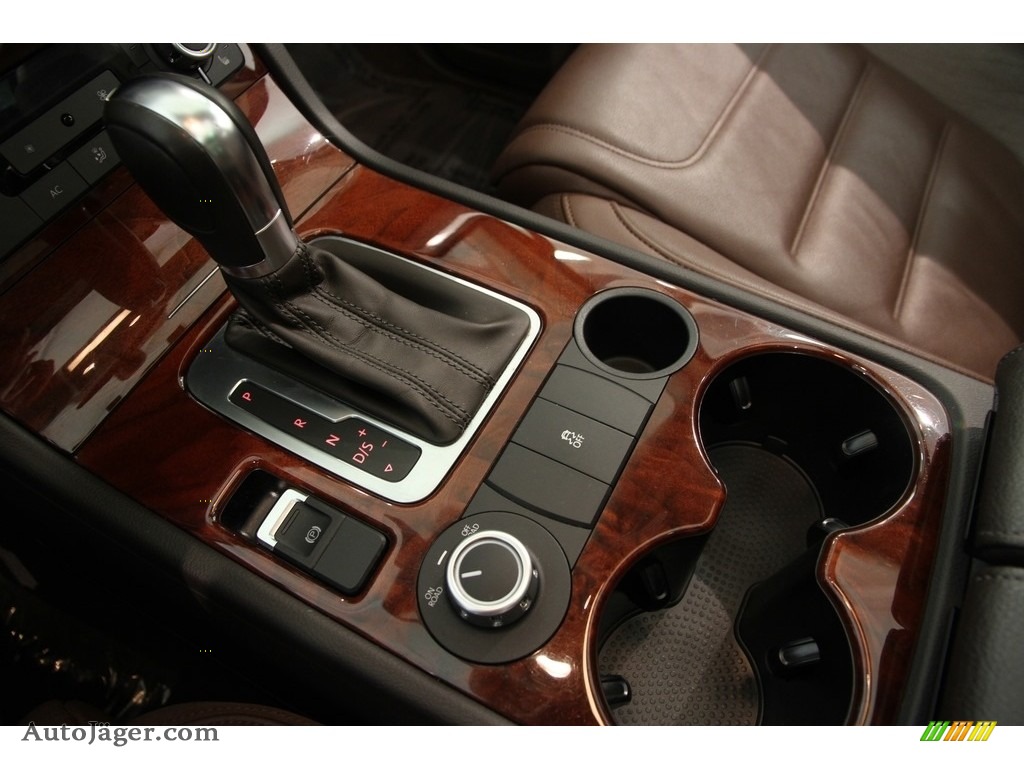 2013 Touareg VR6 FSI Lux 4XMotion - Black / Saddle Brown photo #11