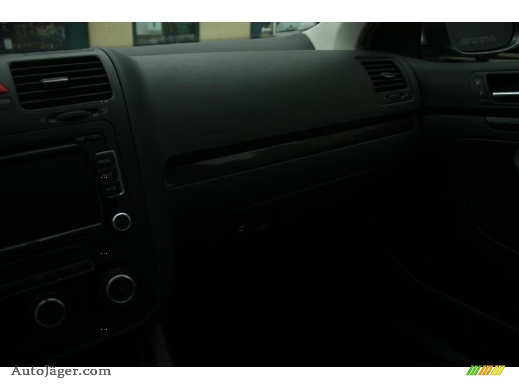 2010 Jetta SE Sedan - Platinum Grey Metallic / Titan Black photo #26