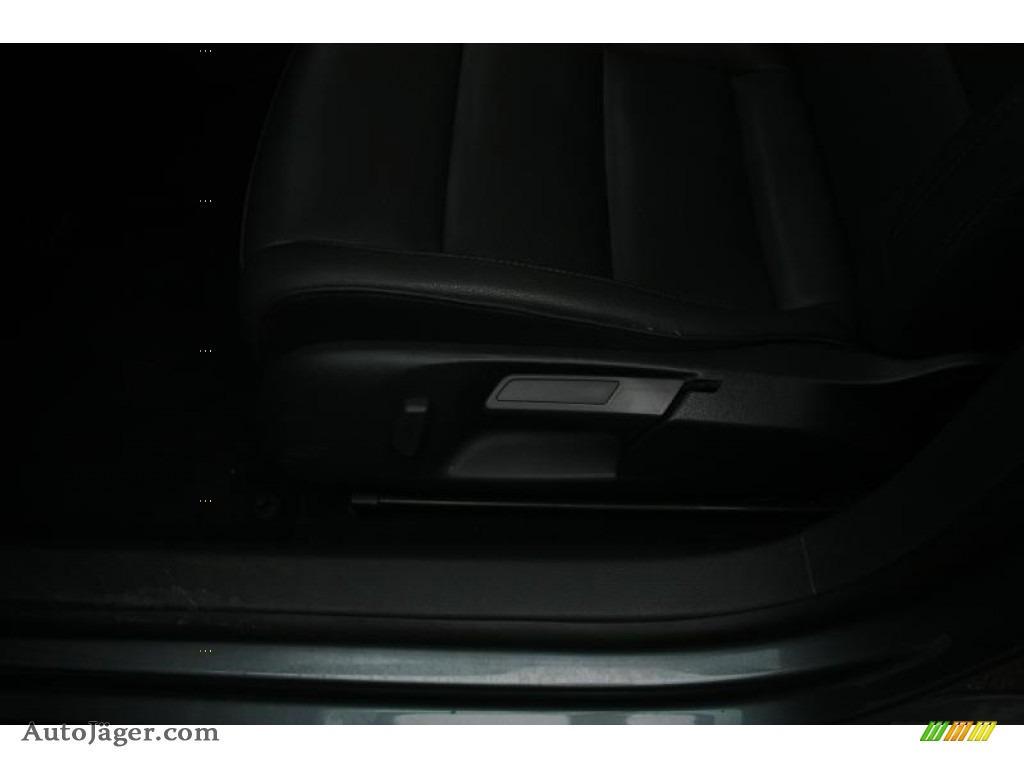 2010 Jetta SE Sedan - Platinum Grey Metallic / Titan Black photo #30