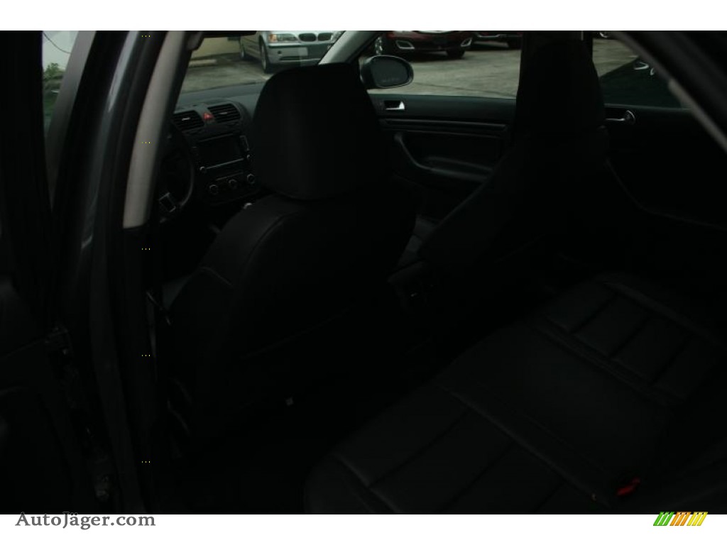 2010 Jetta SE Sedan - Platinum Grey Metallic / Titan Black photo #34