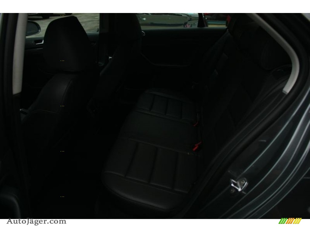 2010 Jetta SE Sedan - Platinum Grey Metallic / Titan Black photo #35