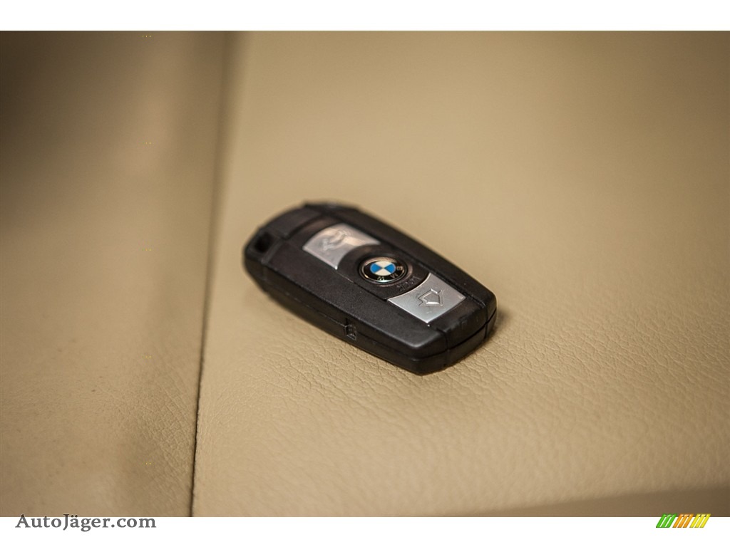 2013 X5 xDrive 35i Premium - Alpine White / Sand Beige photo #11