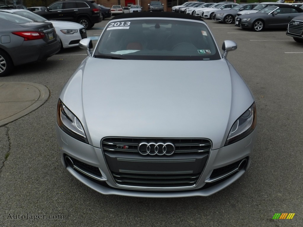 2013 TT S 2.0T quattro Roadster - Ice Silver Metaliic / Black/Magma Red photo #10