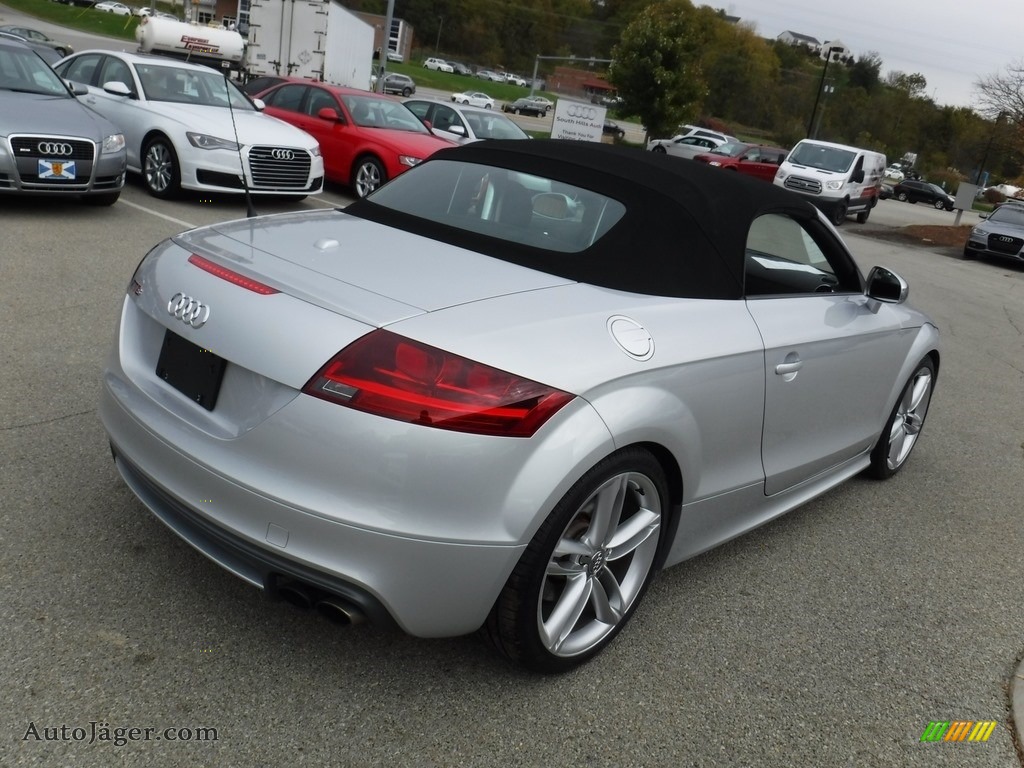 2013 TT S 2.0T quattro Roadster - Ice Silver Metaliic / Black/Magma Red photo #17