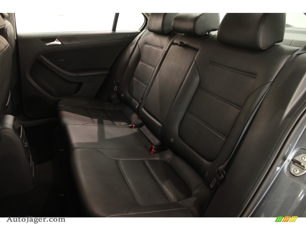 2011 Jetta SE Sedan - Platinum Gray Metallic / Titan Black photo #12