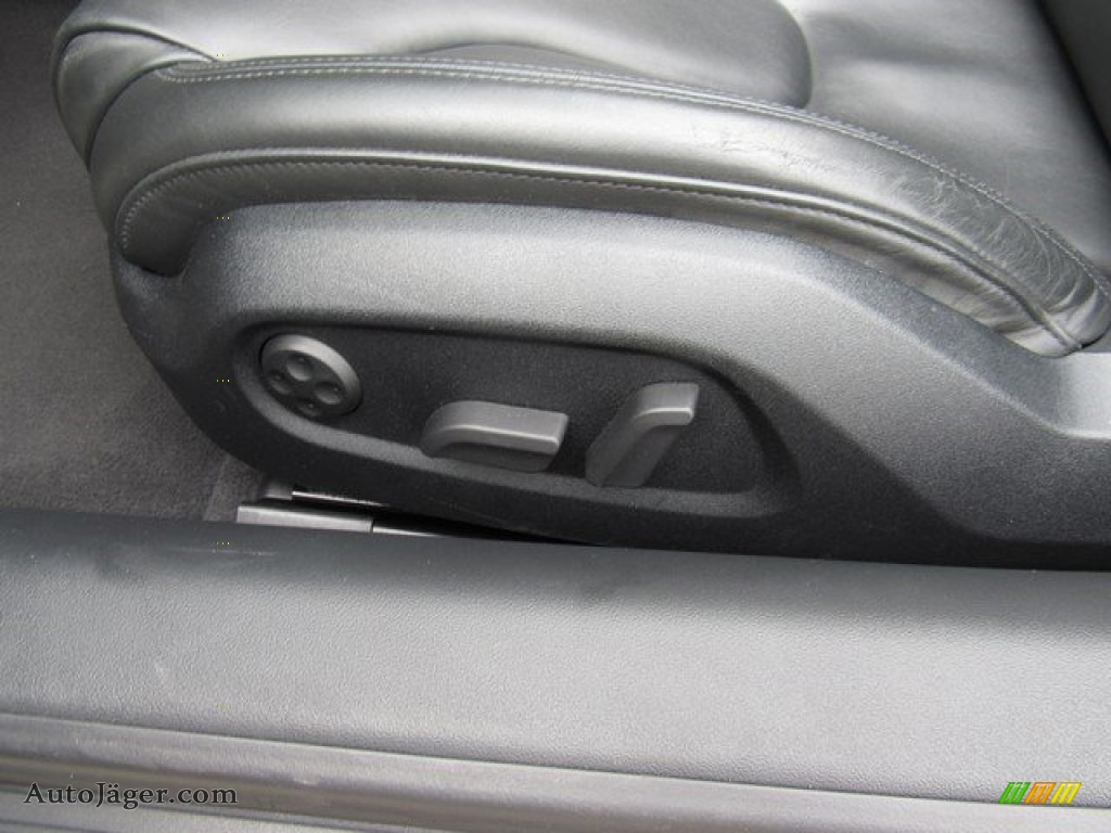 2012 R8 Spyder 5.2 FSI quattro - Ice Silver Metallic / Black photo #20