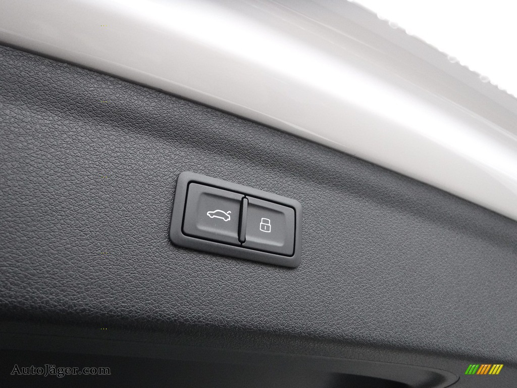 2017 Q3 2.0 TFSI Premium Plus quattro - Cortina White / Black photo #38