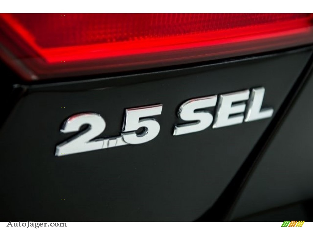 2012 Jetta SEL Sedan - Black / 2 Tone Cornsilk/Black photo #21