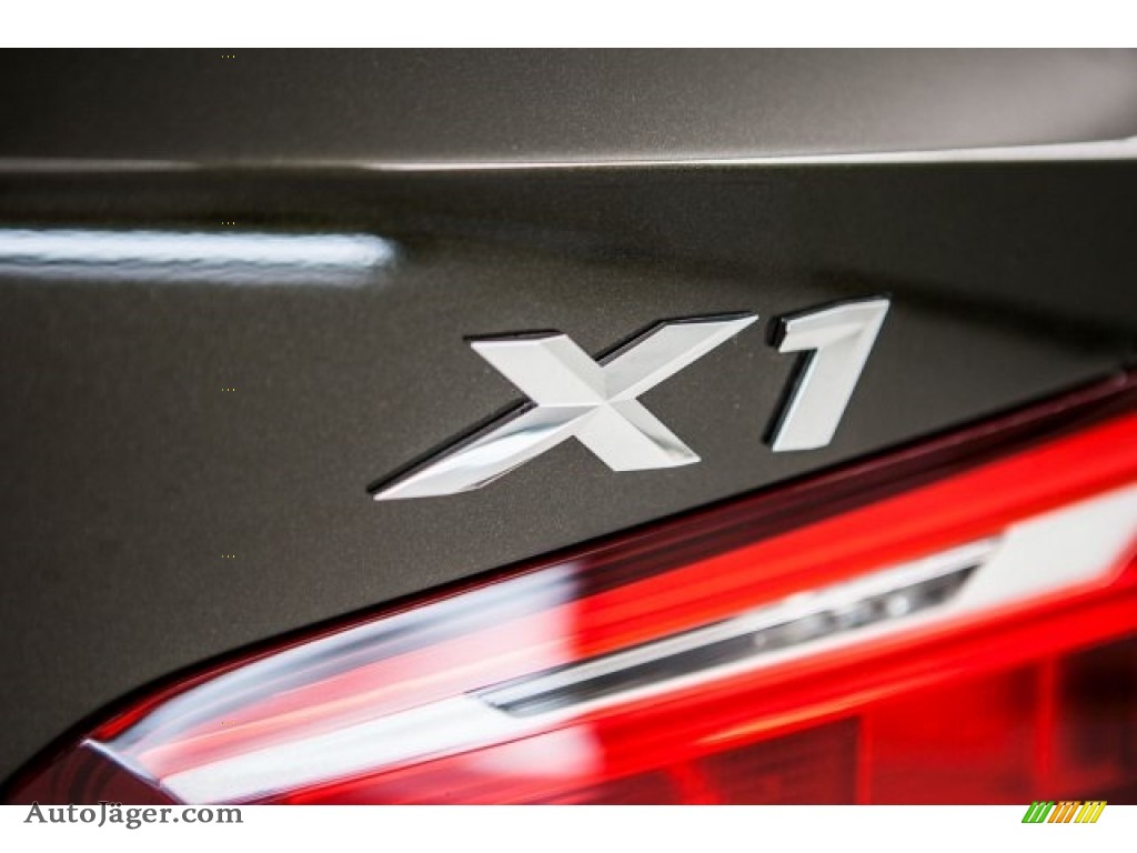 2017 X1 xDrive28i - Sparkling Brown Metallic / Black photo #7
