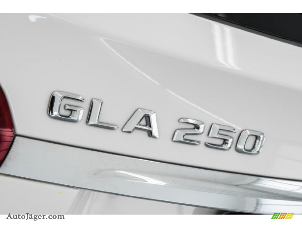 2015 GLA 250 4Matic - Cirrus White / Brown photo #7