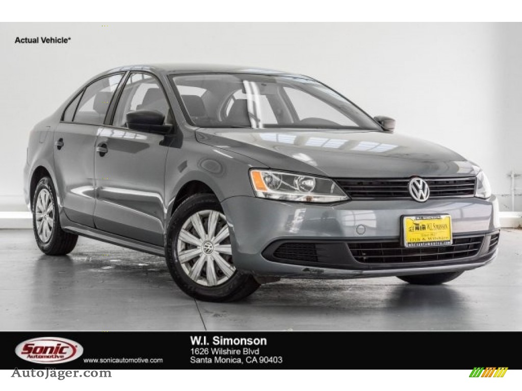 Platinum Gray Metallic / Titan Black Volkswagen Jetta S Sedan