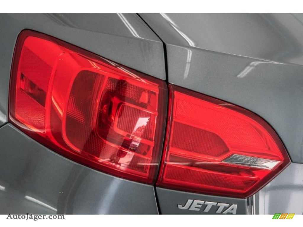 2011 Jetta S Sedan - Platinum Gray Metallic / Titan Black photo #24