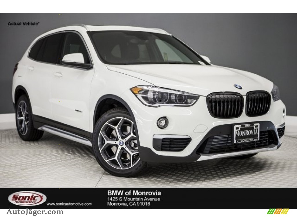 Alpine White / Black BMW X1 xDrive28i