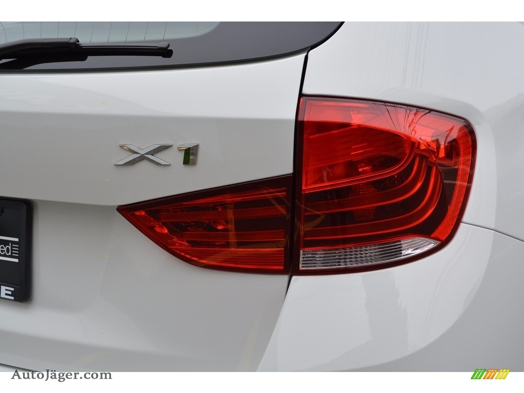 2014 X1 xDrive28i - Alpine White / Sand Beige photo #23