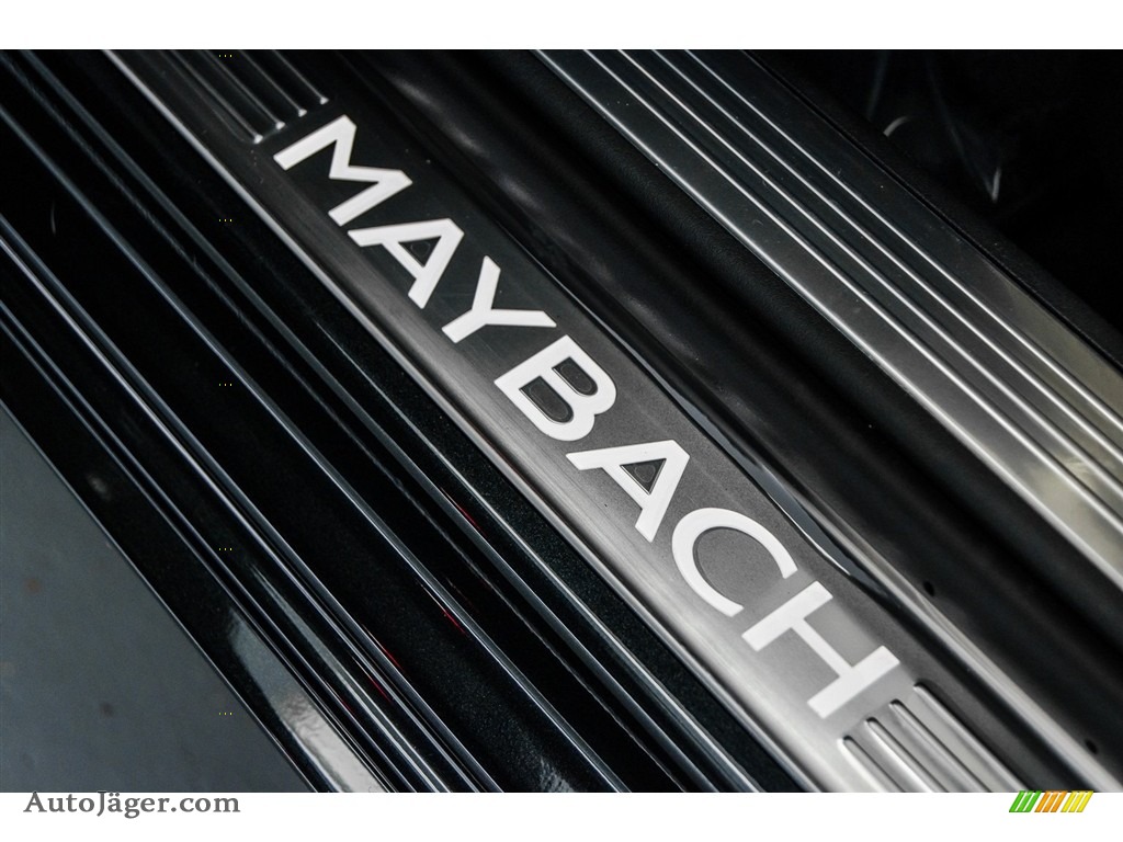 2018 S Maybach S 560 4Matic - Magnetite Black Metallic / Porcelain/Black photo #22