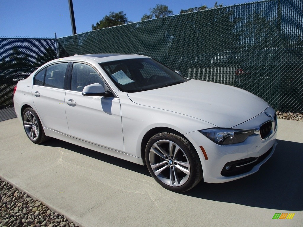 2017 3 Series 330i xDrive Sedan - Alpine White / Venetian Beige/Black photo #1