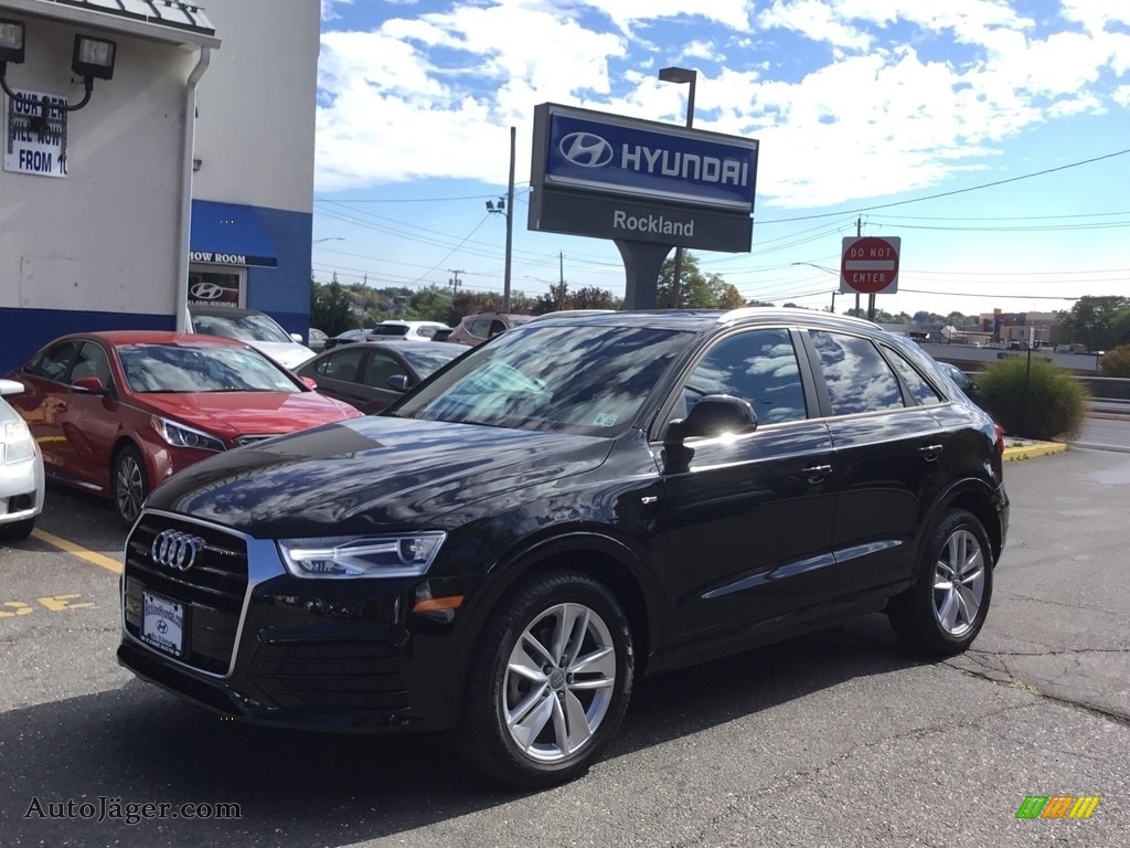 Brilliant Black / Black Audi Q3 2.0 TFSI Premium quattro