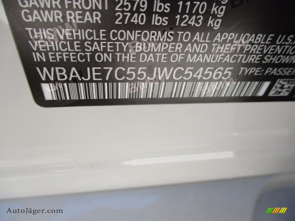 2018 5 Series 540i xDrive Sedan - Alpine White / Black photo #19
