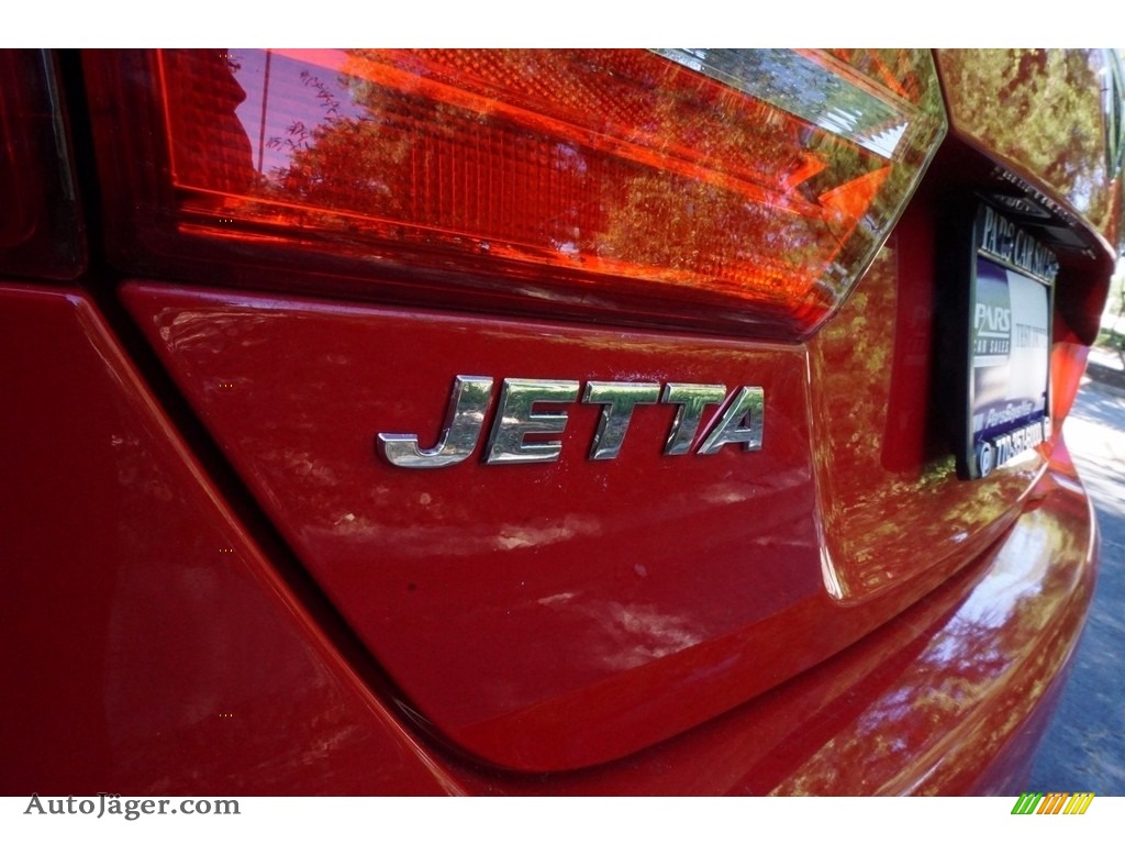 2014 Jetta SE Sedan - Tornado Red / Titan Black photo #10