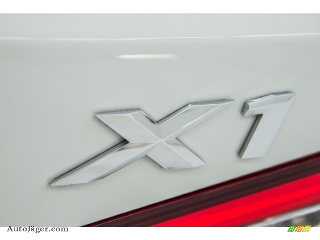 2017 X1 xDrive28i - Alpine White / Mocha photo #6