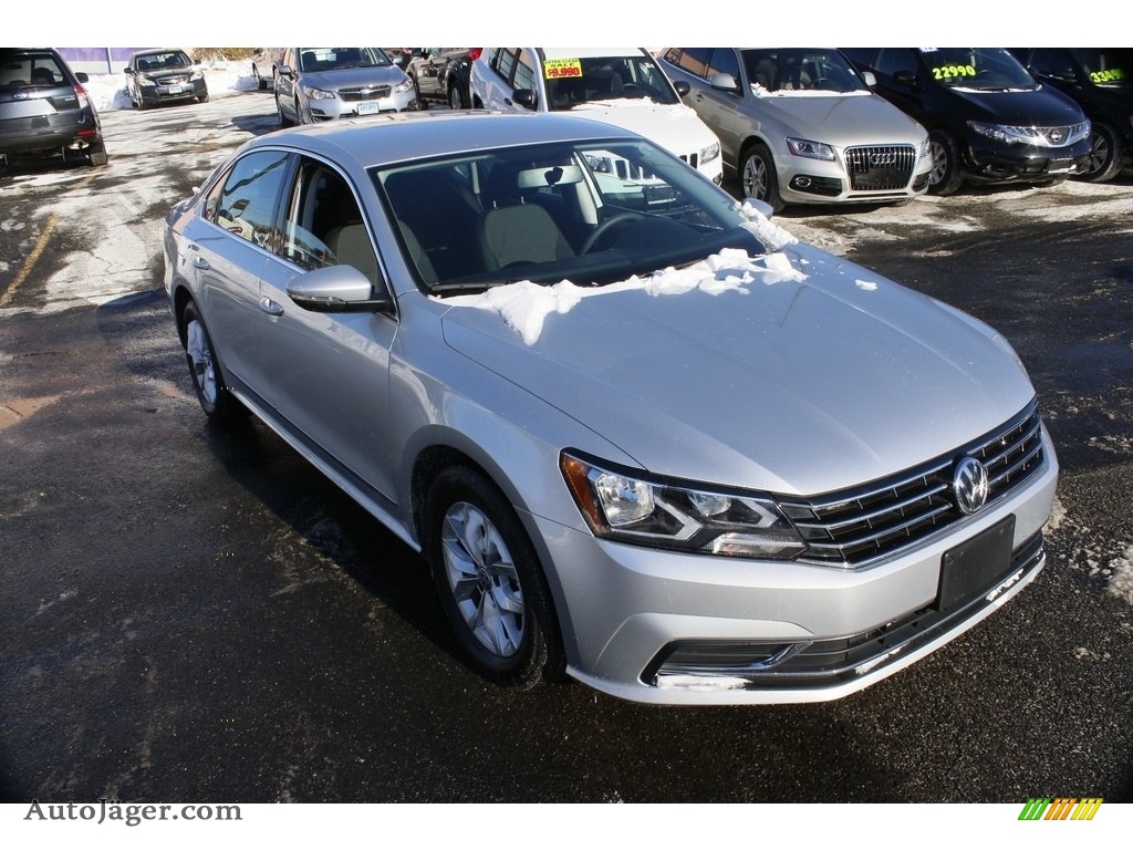 2016 Passat S Sedan - Reflex Silver Metallic / Titan Black photo #1