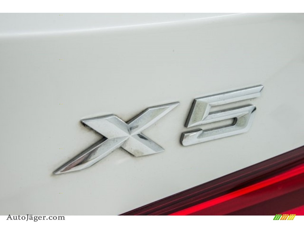 2015 X5 xDrive35d - Mineral White Metallic / Black photo #6