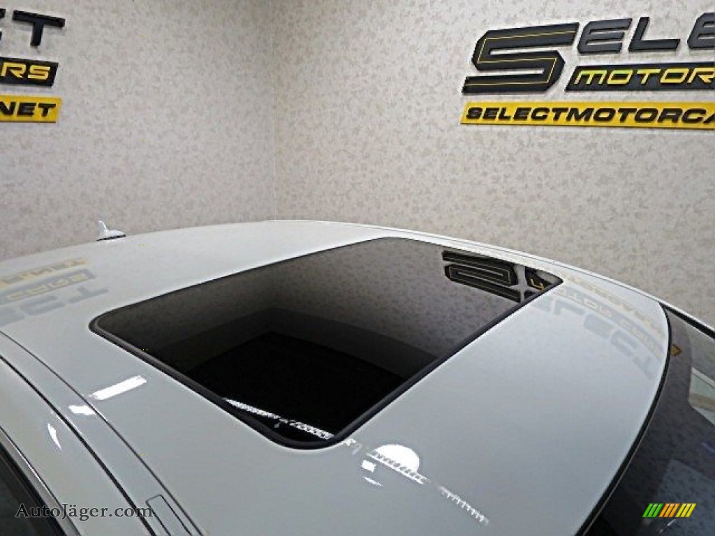 2010 E 350 4Matic Sedan - Arctic White / Almond Beige photo #11