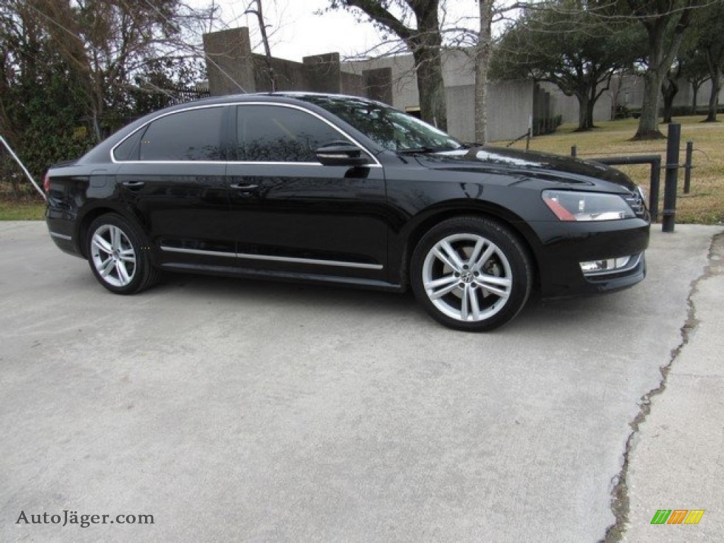 Black / Titan Black Volkswagen Passat V6 SEL