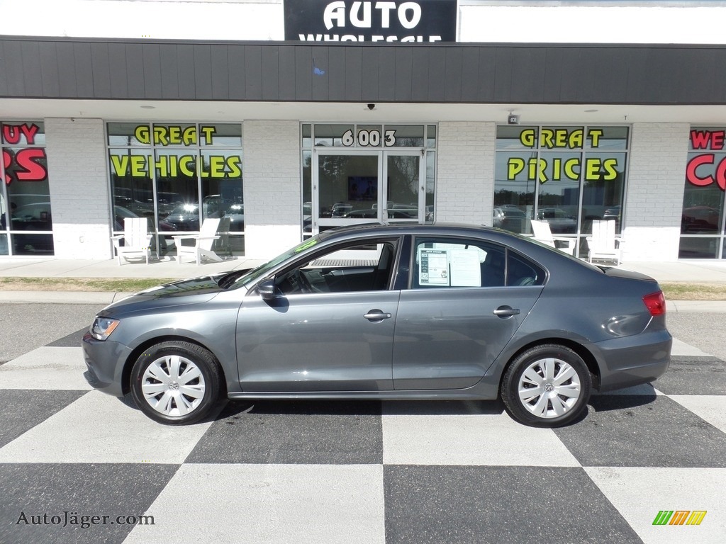 2013 Jetta SE Sedan - Platinum Gray Metallic / Titan Black photo #1