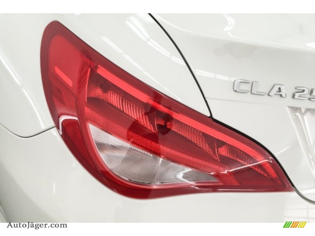 2018 CLA 250 Coupe - Cirrus White / Black photo #25