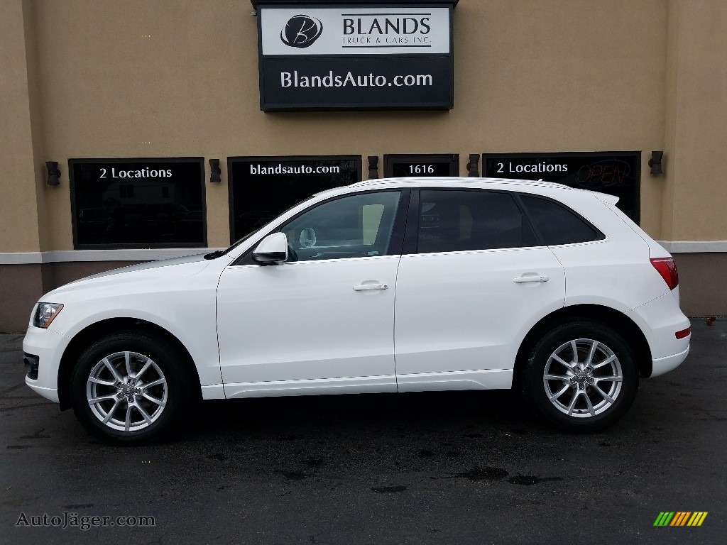 Ibis White / Cinnamon Brown Audi Q5 2.0T quattro