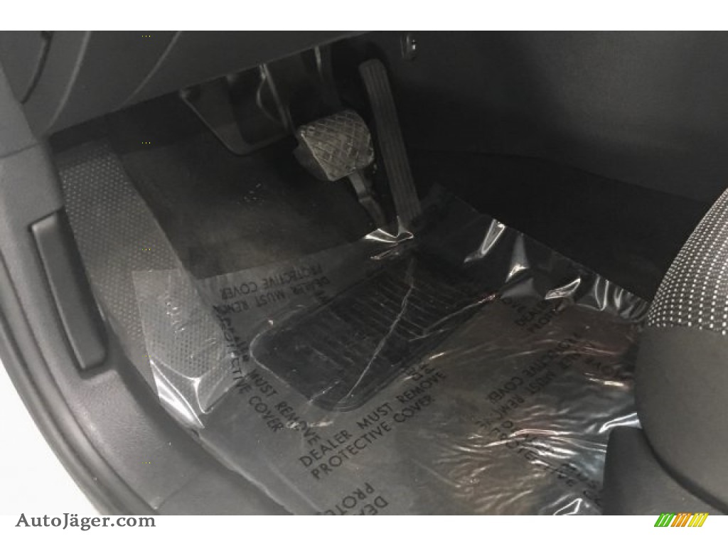 2016 Passat S Sedan - Reflex Silver Metallic / Titan Black photo #19