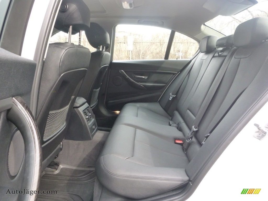 2015 3 Series 328i xDrive Sedan - Mineral White Metallic / Black photo #17
