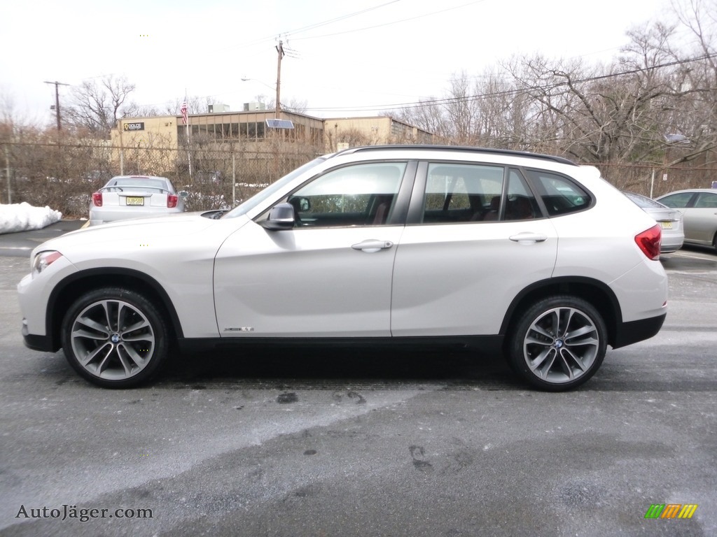 2015 X1 xDrive28i - Mineral White Metallic / Coral Red/Grey-Black Piping photo #2