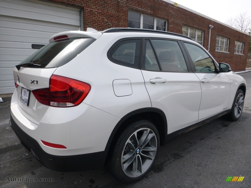 2015 X1 xDrive28i - Mineral White Metallic / Coral Red/Grey-Black Piping photo #5